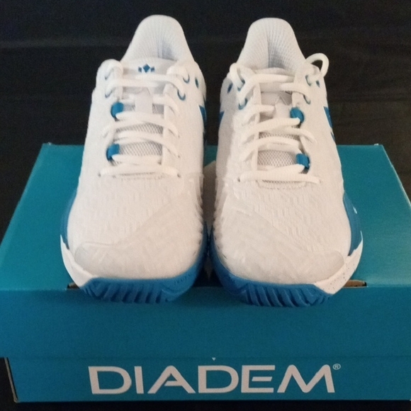 DIADEM Shoes - Women's DIADEM  White and Blue Athletic Court Burst  Shoes